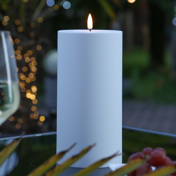 LED Stumpenkerze MIA - Kunststoff - realistische 3D Flamme - H: 20cm, D: 10cm - für Außen - weiß