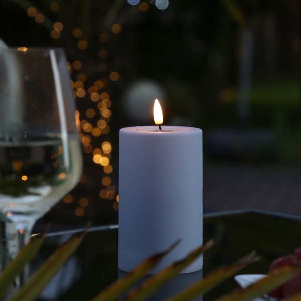 LED Stumpenkerze MIA - Kunststoff - realistische 3D Flamme - H: 12,5cm - outdoor - pastell lila